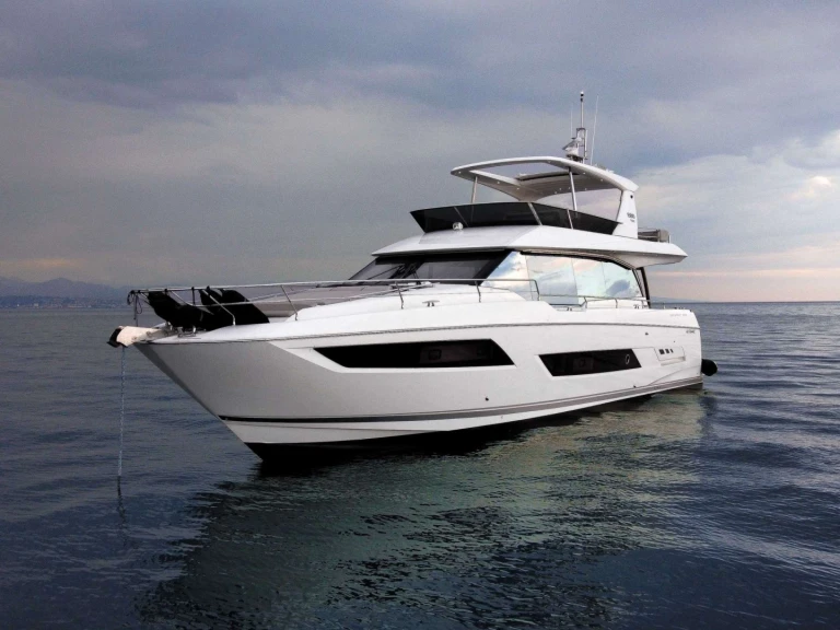 Jachthuur in Provence-Alpes-Côte d'Azur - Prestige Yachts Romy One via SamBoat