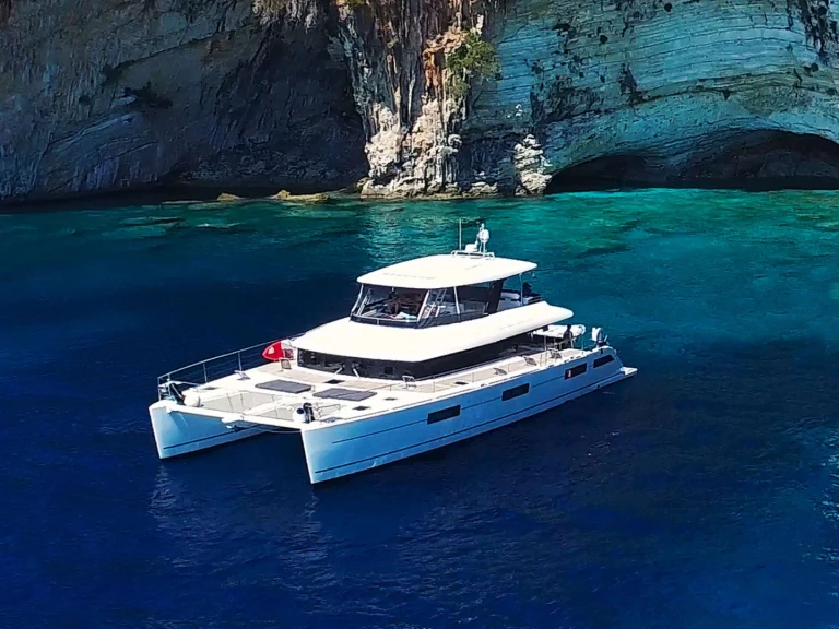 Lagoon CUTE LITTLE CAT te huur van particulier of professional in Piraeus