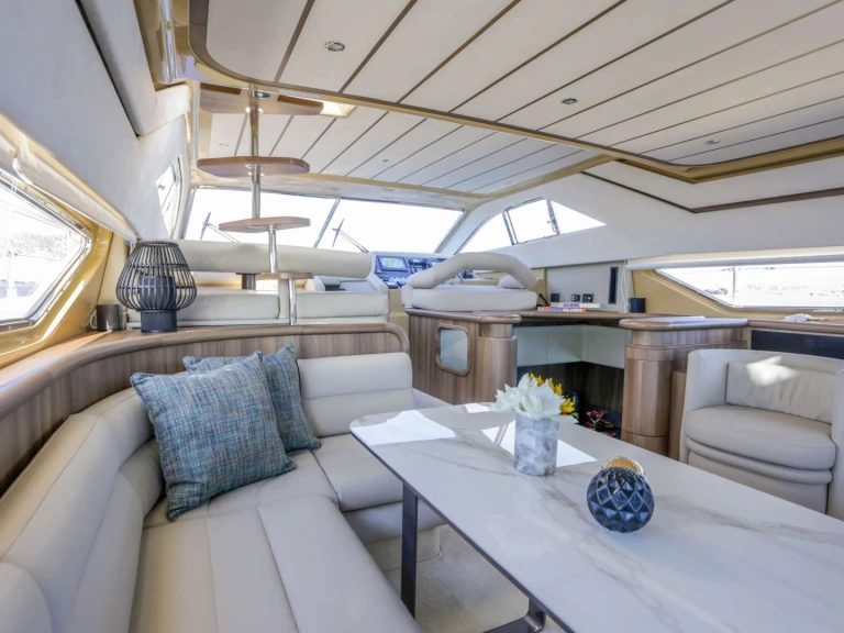 Huur een Ferretti SUMMER CAMP in Athene