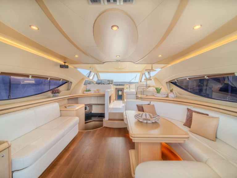 Ferretti CARTE BLANCHE te huur van particulier of professional in Athene
