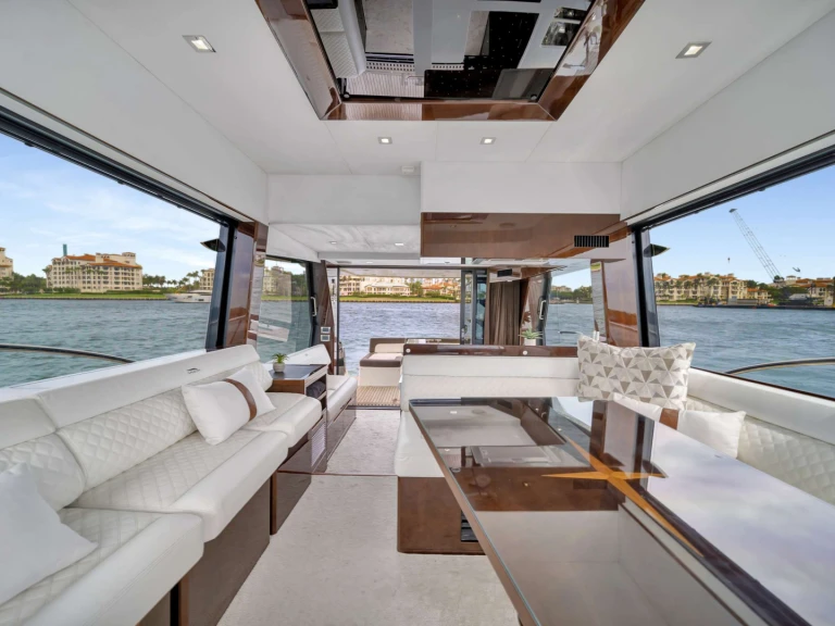 Huur een Galeon Infinity in Miami