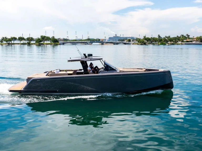 Verhuur Jacht Pardo Yachts met vaarbewijs