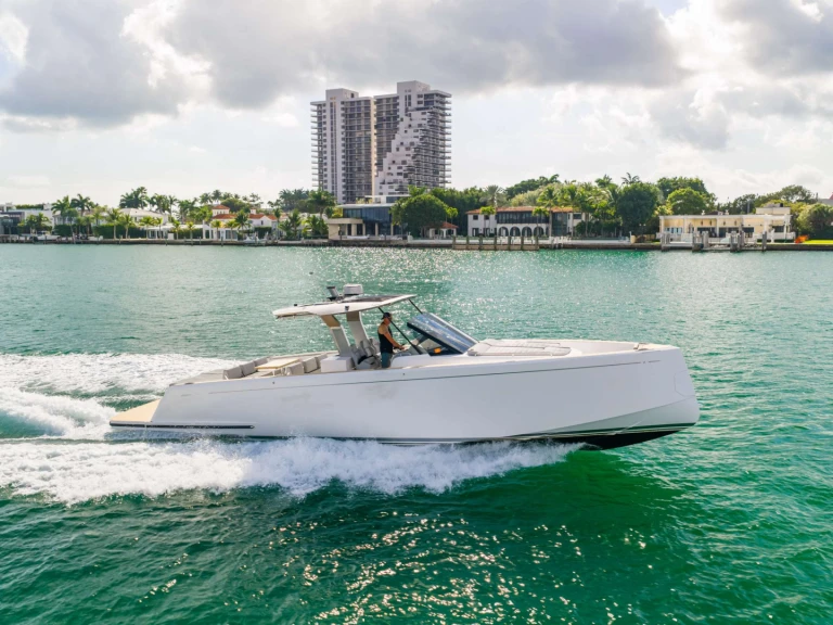 Jachthuur in Town of East Hampton - Pardo Yachts 43 Pardo via SamBoat