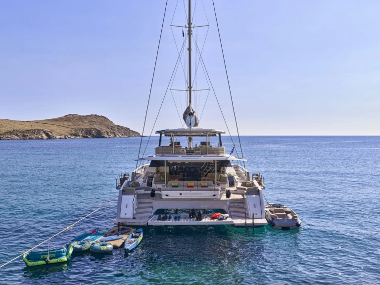 Huur een Fountaine Pajot SOL MADININA in Athene