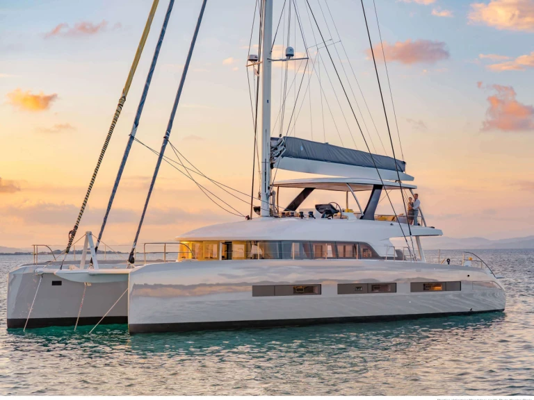 Verhuur Catamaran Lagoon met vaarbewijs