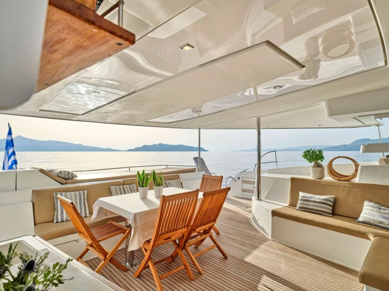 Verhuur Jacht in Néa Péramos - Fountaine Pajot HIGH FIVE