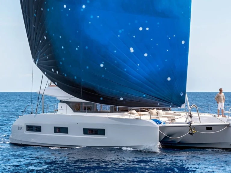 Verhuur Catamaran Lagoon met vaarbewijs