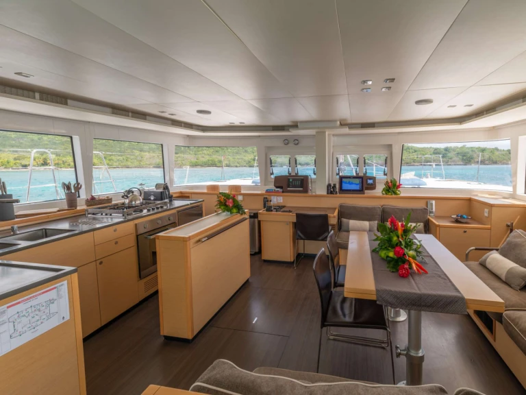 Huur Jacht met of zonder schipper Lagoon in Napels