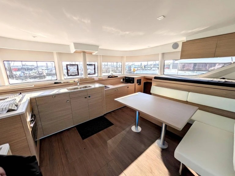 Huur Catamaran met of zonder schipper Lagoon in Bonifacio