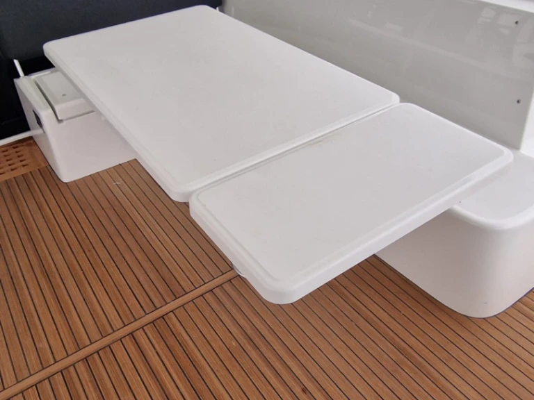 Bootverhuur Bonifacio goedkoop Lagoon 42