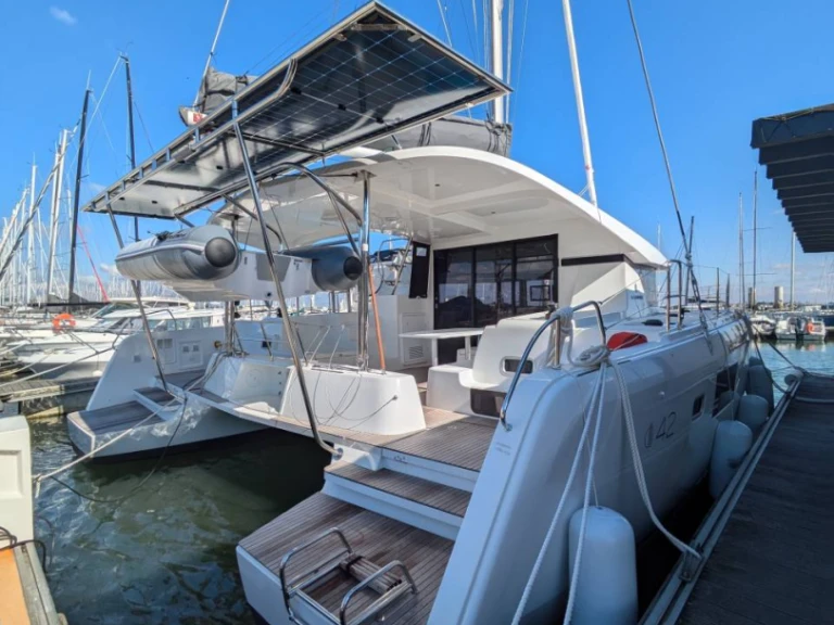 Bootverhuur Bonifacio goedkoop Lagoon 42