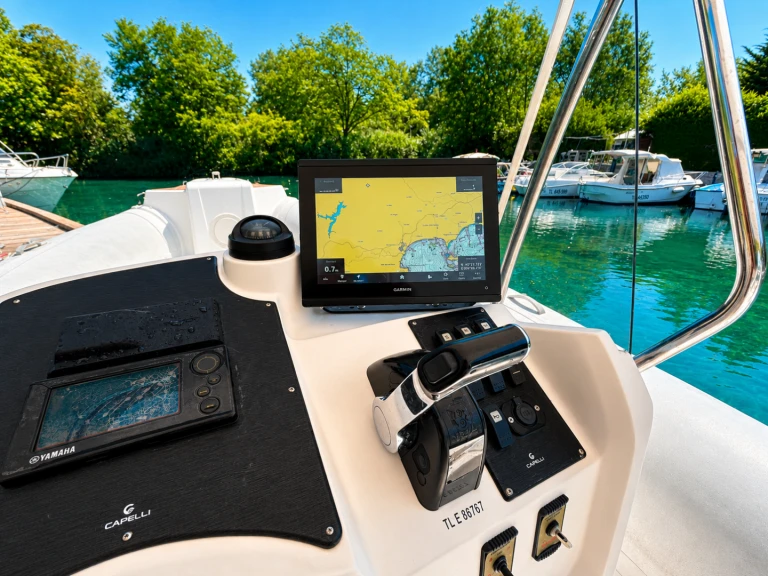 Bootverhuur Capelli Tempest 770 in Mandelieu-la-Napoule via SamBoat