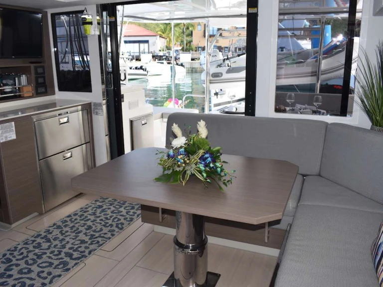 Leopard BELIEVEN te huur van particulier of professional in Saint Thomas Island