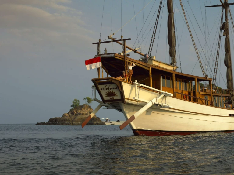 Bootverhuur Labuanbajo goedkoop Silolona