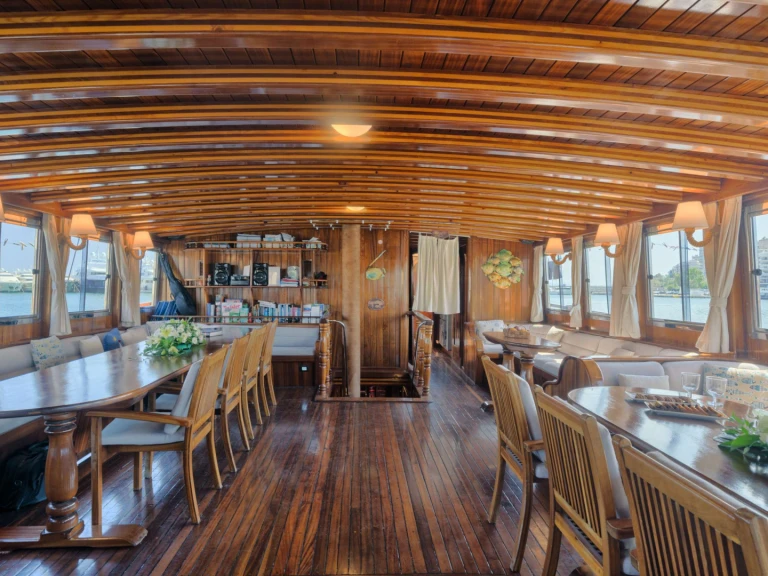 Huur Jacht met of zonder schipper Custom Gulet-Motor Sailor in Piraeus