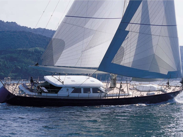 Huur een Perini Navi HERITAGE M in Napels