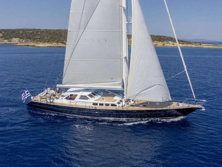 Huur een Jongert NOMMO in Athene