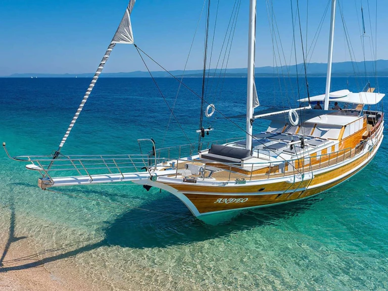 Huur een Custom Anđeo in Kroatië