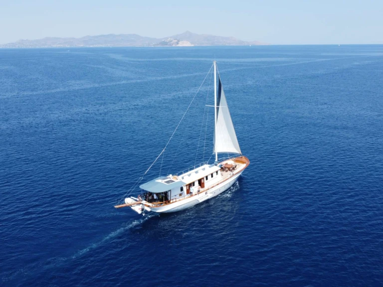 Verhuur Jacht in Álimos - Custom COSMOS