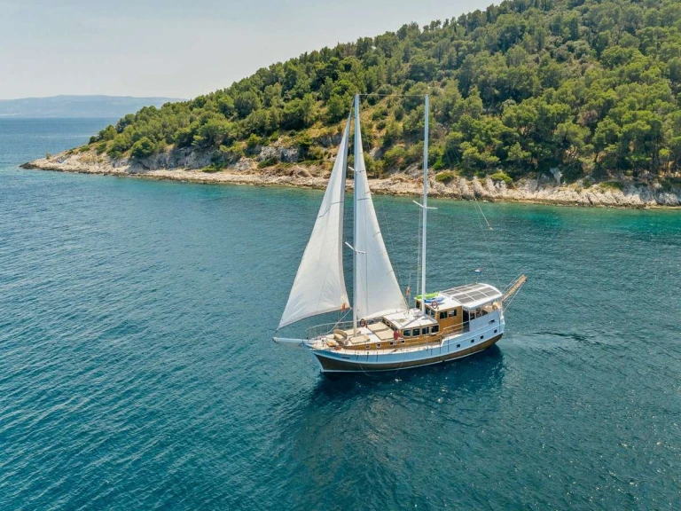 Jachthuur in Kaštel Gomilica - Custom SOLE via SamBoat