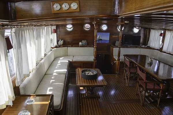 Huur een Custom TERSANE IV in Napels