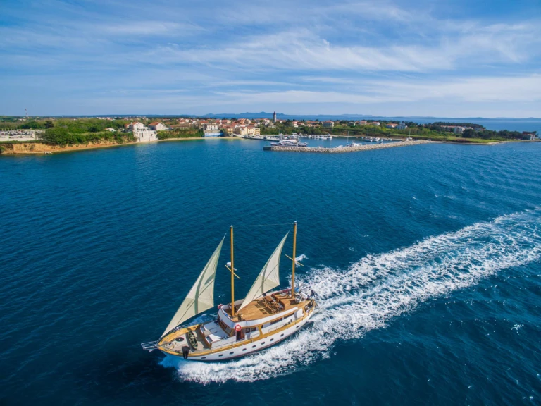 Huur Jacht met of zonder schipper Custom in Zadar