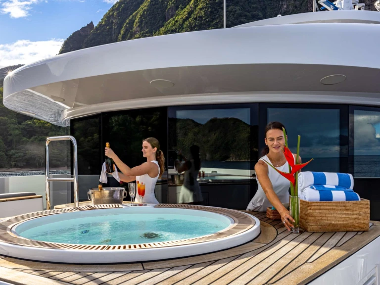 Hakvoort TOP FIVE II te huur van particulier of professional in Bahama's