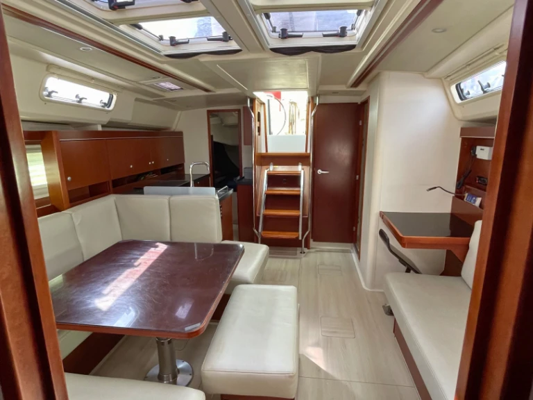 Huur een Hanse Hanse 455 in Álimos