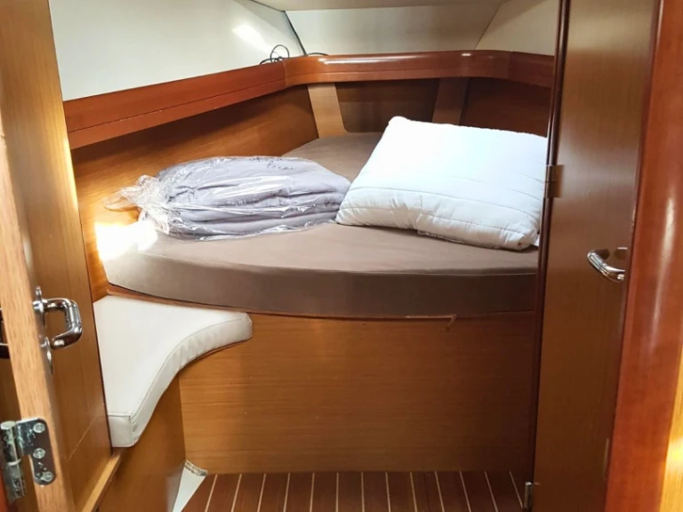 Jachthuur in Álimos - Jeanneau Sun Odyssey 42i via SamBoat
