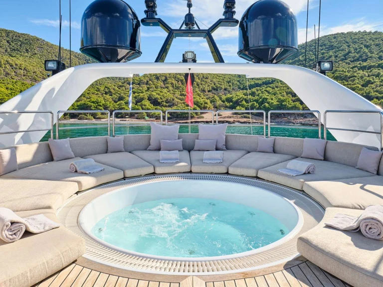 Huur Jacht met of zonder schipper Heesen in Athene