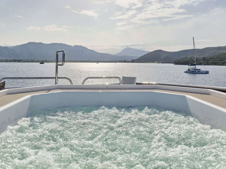 Cantieri di Pisa, Italy ELEMENT te huur van particulier of professional in Athene