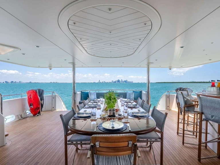 Huur een Westport LADY JJ in Fort Lauderdale