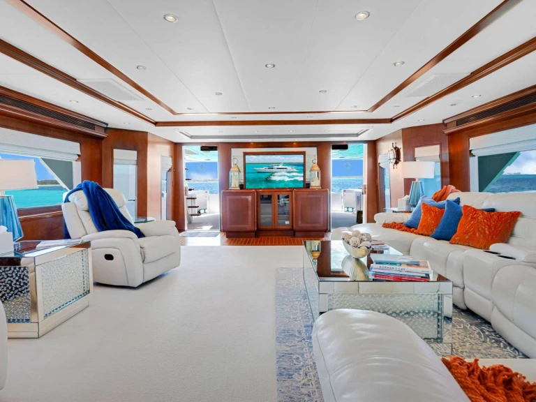 Huur een Hatteras ESCAPE in Nassau
