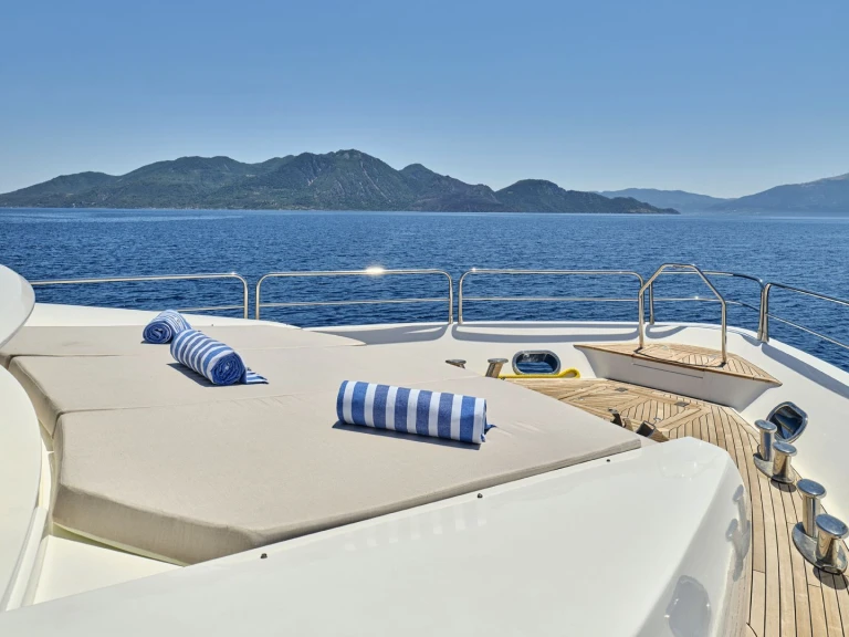 Jachthuur in Athene - Sunseeker BLADE I via SamBoat
