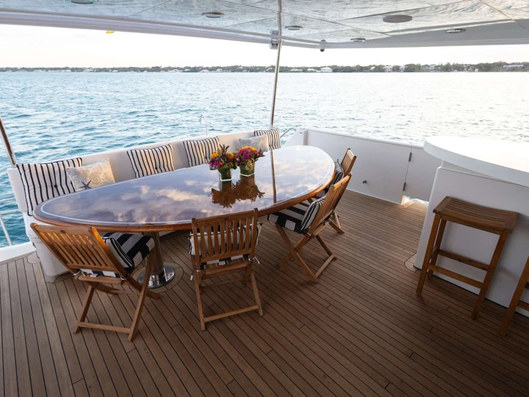 Huur een Broward BIRDY in Nassau