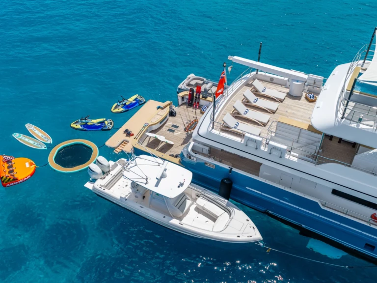 Verhuur Jacht Cantiere delle Marche met vaarbewijs