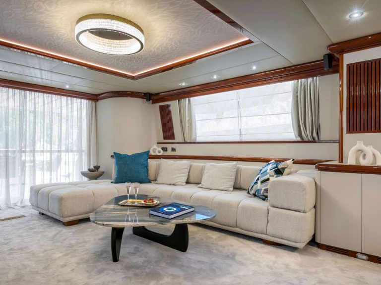 Huur een Falcon AZURE ONE in Athene