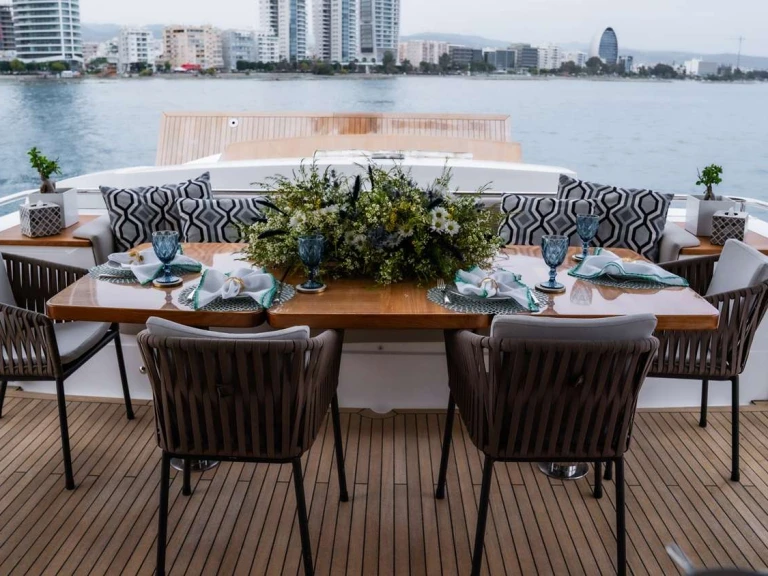 Jachthuur in Palaio Faliro - Princess, UK ANKA via SamBoat