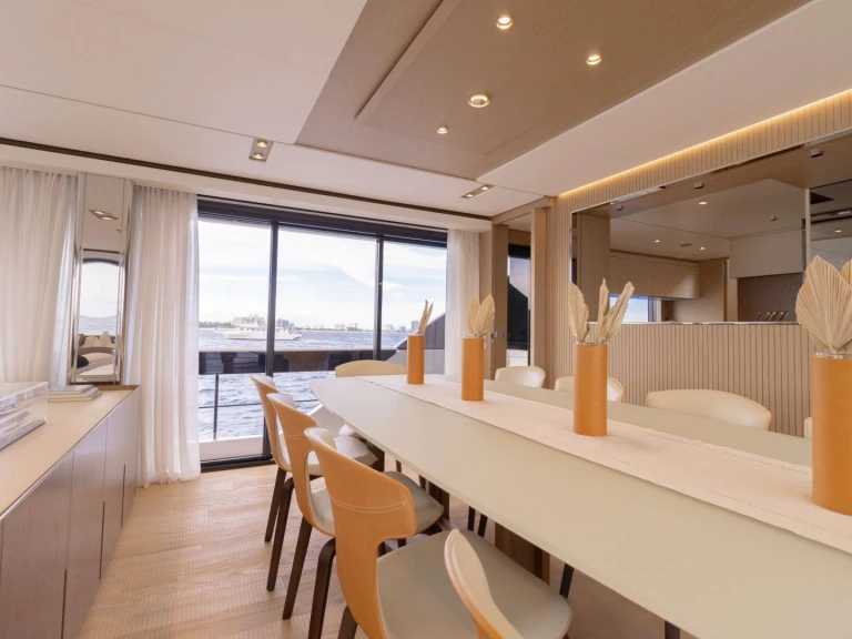 Huur een Ferretti KARMA in Nassau