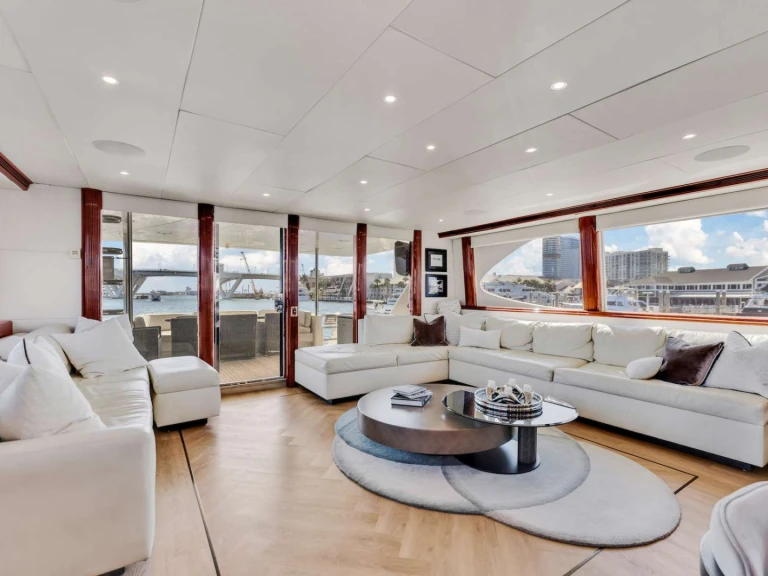 Bootverhuur Lazzara IV Tranquility in Fort Lauderdale via SamBoat