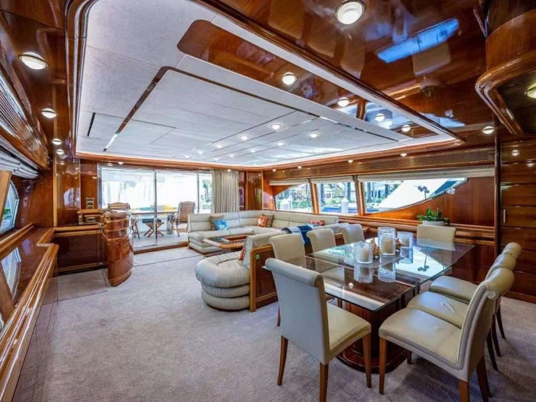 Verhuur Jacht in New York (City) - Ferretti Dream Chaser