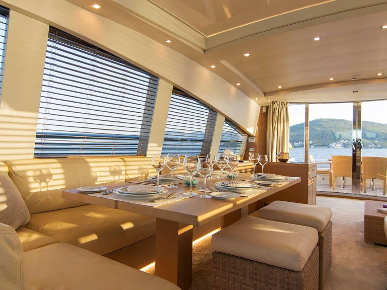 Huur een Couach SUN ANEMOS in Athene