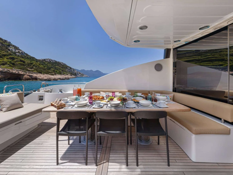 Bootverhuur Sunseeker BLADE 6 in Athene via SamBoat