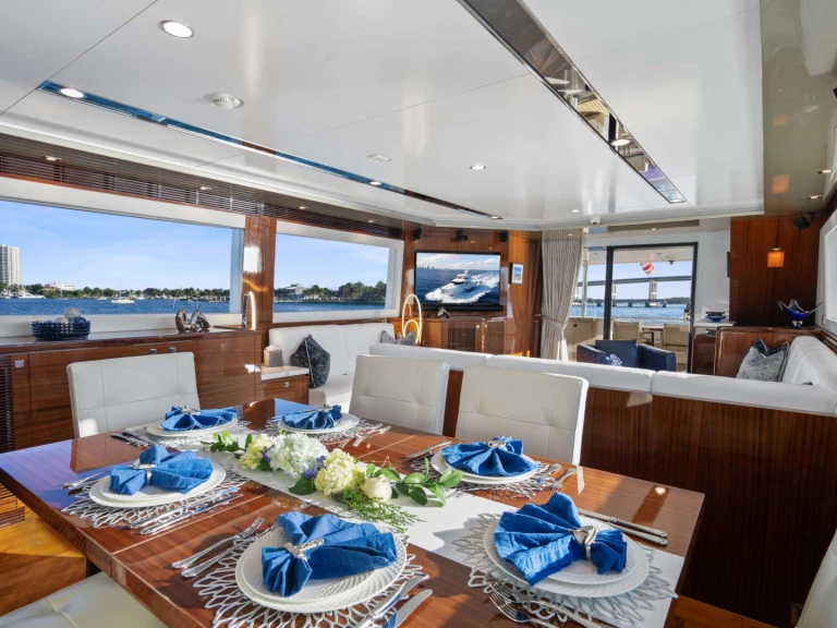 Bootverhuur Horizon PILOT LOUNGE in Jupiter via SamBoat