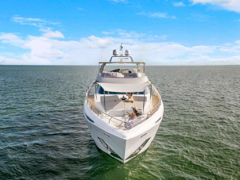 Bootverhuur Bahama's goedkoop 90' Custom Build