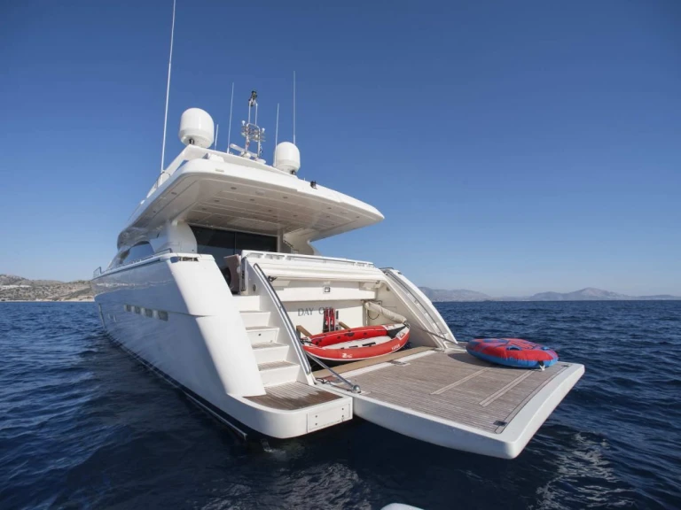 Huur een Ferretti DAY OFF in Piraeus