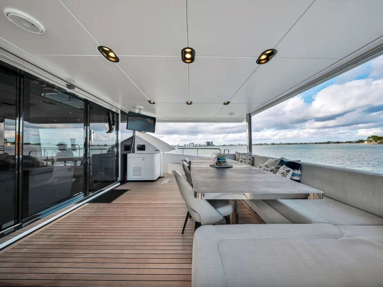 Azimut Cloud 9 te huur van particulier of professional in Coconut Grove