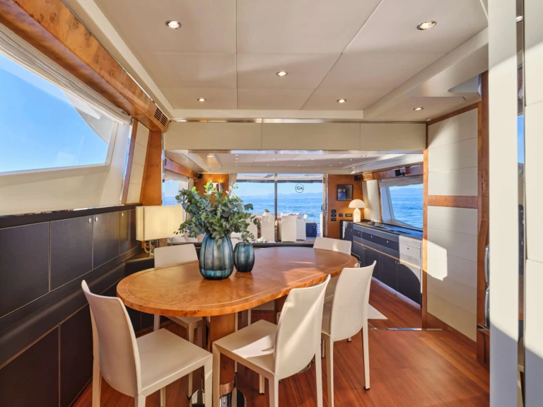 Huur Jacht met of zonder schipper Riva in Athene