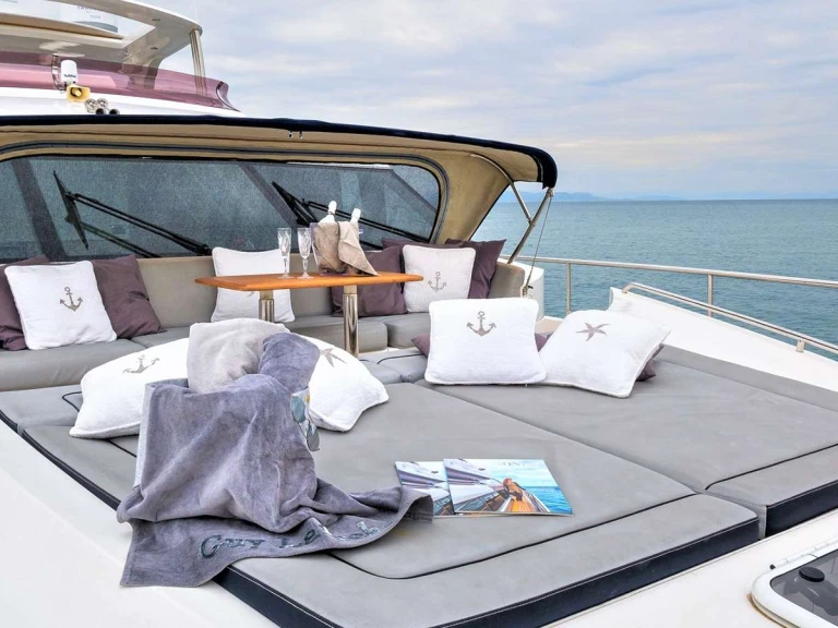 Jachthuur in Athene - Princess, UK 4LIFE via SamBoat
