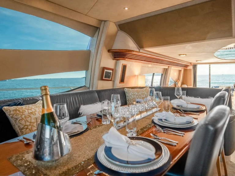 Verhuur Jacht Sunseeker met vaarbewijs